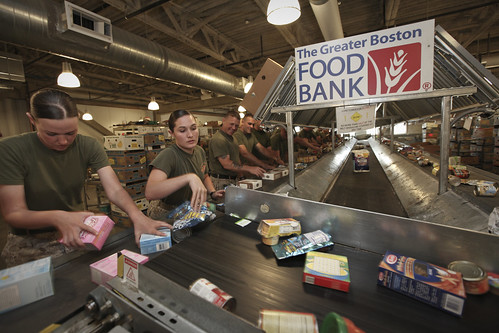 Marines volunteer at food bank
